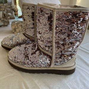 Ugg classic short sparkles champagne boot. Size 6